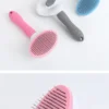 Self-cleaning Comb